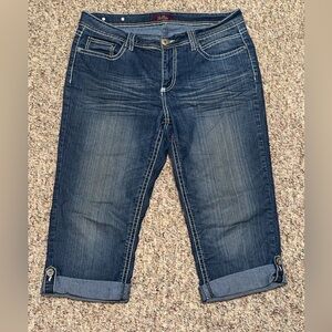 Women's size 12 Royalty by YMI Blue Cropped Jeans capris‎